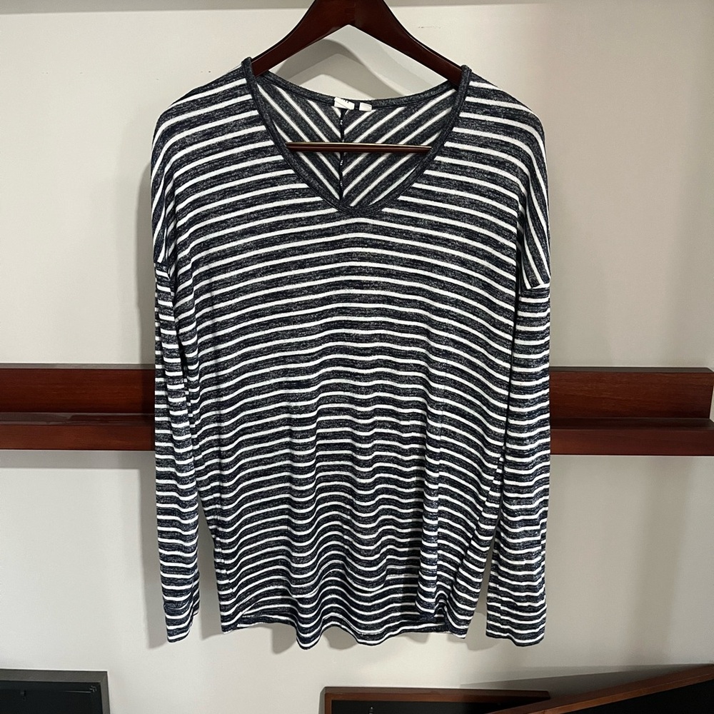 Gap M tall Striped V-Neck Long Sleeve Top lightweight tunic